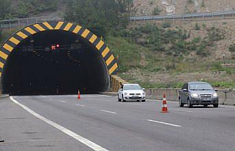 Anadolu Otoyolu'nun Bolu Dağı kesiminde bakım ve onarım çalışması başladı