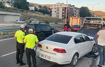 Bayburt'ta iki otomobilin çarpıştığı kazada 5 kişi yaralandı
