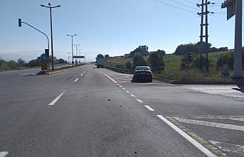 Bolu'da kamyonla otomobilin çarpıştığı kazada 3 kişi yaralandı