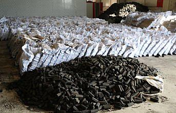 Çay çöpünden mangal kömürü üretimi devam ediyor