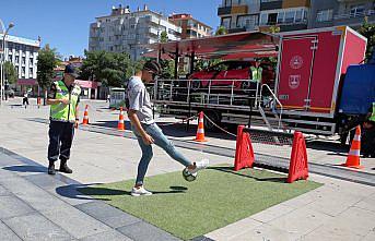 Çorum'da jandarmadan simülatörlü trafik eğitimi