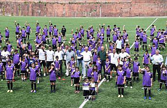 Ereğli'de yaz futbol okulunu tamamlayan sporculara sertifika verildi