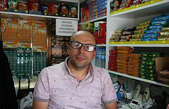 Esnafın cips seven karga mesaisi