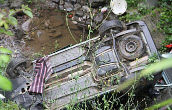Giresun'da kamyonetin devrilmesi sonucu aynı aileden 3 kişi yaralandı