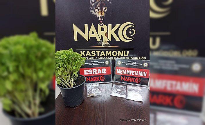 Kastamonu'da uyuşturucu ile yakalanan 4 şüpheliden ikisi tutuklandı