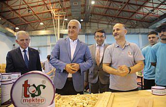 Meslek lisesi öğrencilerinin yapacağı ahşap oyuncaklar anaokullarına verilecek