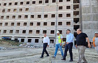 AK Parti Grup Başkanvekili Tunç, Bartın Devlet Hastanesi inşaatında incelemede bulundu