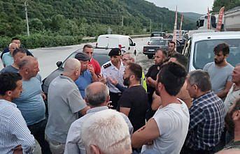 Düzce'de çimento fabrikası eylemi