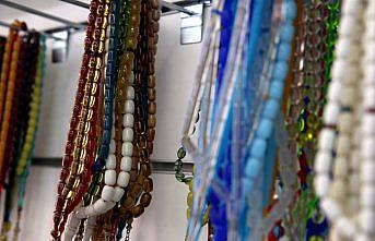 Hobi amaçlı başladığı tespih yapımı gelir kaynağı oldu