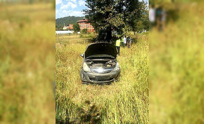 Karabük'te devrilen otomobildeki 2 kişi yaralandı