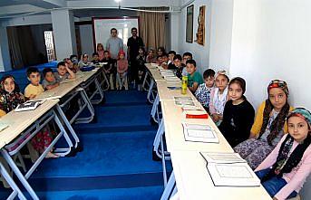 Mudurnu'da çocuklar yaz Kur'an kurslarıyla dini bilgileri öğreniyor
