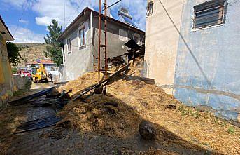 Suluova'da samanlıkta çıkan yangın söndürüldü