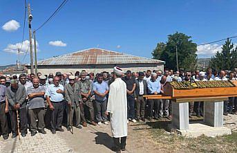 Tokat'ta traktör kazasında ölen genç toprağa verildi