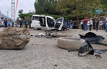 Trabzon'da 4 gün önce evlenen çifti trafik kazası ayırdı
