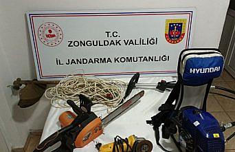 Zonguldak'ta evden hırsızlık yaptıkları iddiasıyla yakalanan 2 zanlıdan 1'i tutuklandı