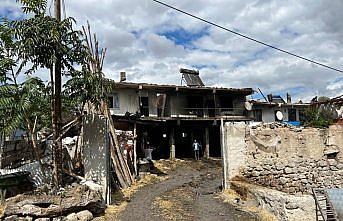 Amasya'da yanan ahırdaki 7 büyükbaş hayvan telef oldu