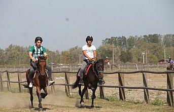 Çarşamba'da rahvan at yarışları yapıldı
