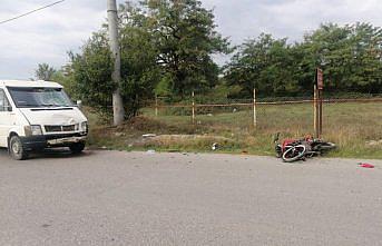 Düzce'de minibüsle çarpışan motosikletin sürücüsü hayatını kaybetti