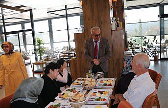 Havza Müftülüğünden özel öğrencilere kahvaltı programı