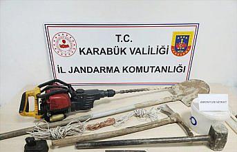 Karabük'te 2 şüpheli izinsiz kazı yaparken suçüstü yakalandı