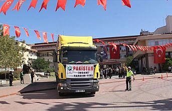 Sinop'tan Pakistan'daki sel bölgesine yardım gönderildi