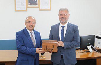 TOGÜ Rektörü Şahin, lisede ders verdi