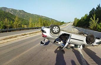 Tokat'ta devrilen otomobildeki 4 kişi yaralandı