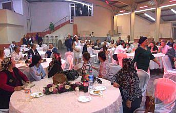 Zonguldak'ta gelin ve damada tiyatrocu arkadaşlarından 