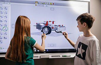 Çocuklar robotik kodlama ile geleceklerini inşa ediyor