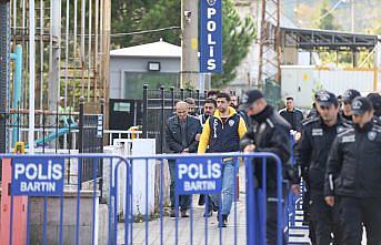 Amasra'da maden ocağındaki patlamaya ilişkin gözaltına alınan şüphelilerin adliyeye sevki sürüyor