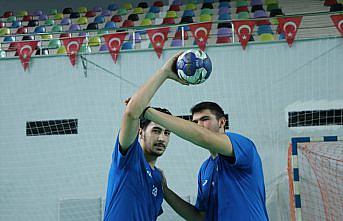 Şans eseri adım attığı hentbolda başarılarına başarı katıyor