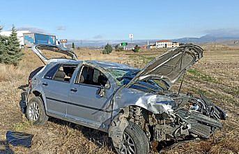 Amasya'da otomobil ile pikabın çarpıştığı kazada 3 kişi yaralandı