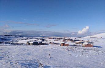 Amasya'nın yüksek kesimlerinde kar etkili oldu