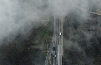 Batı Karadeniz bağlantı yolunda dağların yamaçları sisle kaplandı