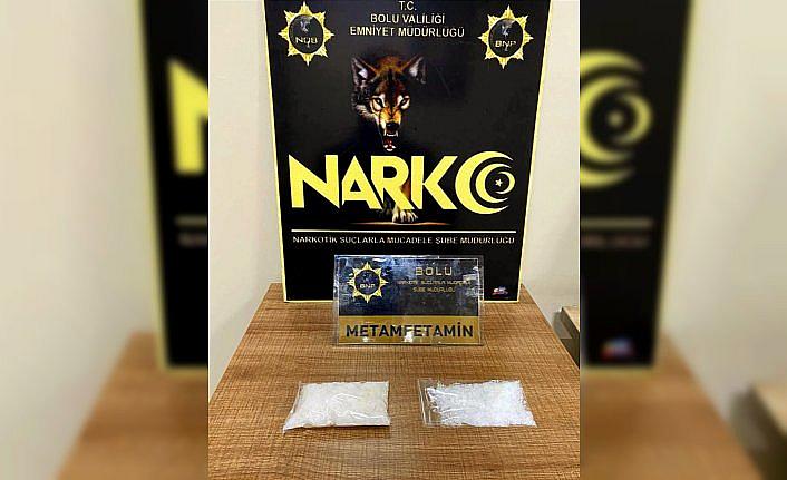Bolu'da yol denetiminde uyuşturucuyla yakalanan 3 zanlıdan 1'i tutuklandı