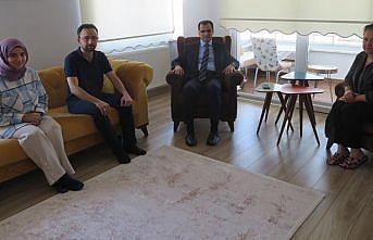 Merzifon Kaymakamı Güldoğan, şehit ailesi ve gaziyi ziyaret etti