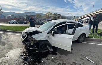 Samsun'da iki otomobil ile motosikletin karıştığı kazada 1 kişi öldü, 1 kişi yaralandı