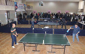 Suluova'da 24 Kasım Öğretmenler Günü dart ve masa tenisi turnuvaları düzenlendi