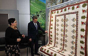 Tokat Belediye Başkanı Eroğlu, yazma sergisini gezdi