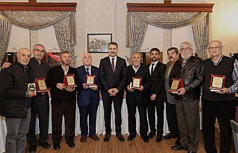 Tokat Belediye Başkanı Eroğlu'ndan emekli belediye personeline plaket