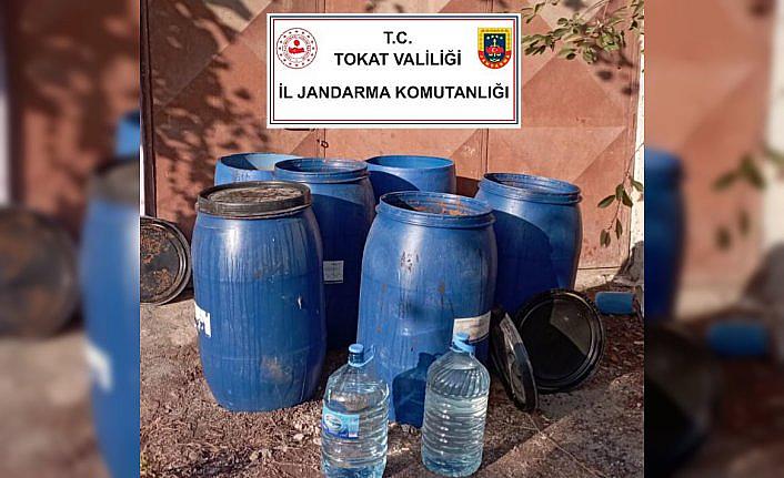 Tokat'ta 1300 litre sahte içki ele geçirildi