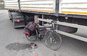 Zonguldak'ta tırın çarptığı elektrikli bisikletin sürücüsü hayatını kaybetti