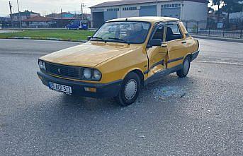 Bafra'da iki otomobilin çarpıştığı kazada 1 kişi yaralandı