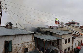 Bayburt'taki yangınlarda 5 ev ile 1 ahırda hasar oluştu