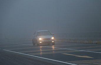 Bolu Dağı ve Sakarya'da sis görüş mesafesini düşürdü