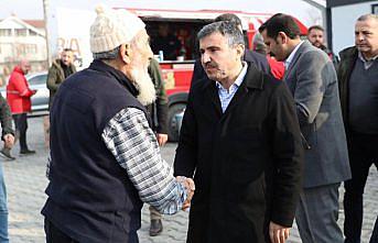 Düzce Valisi Atay, depremin merkez üssü Gölyaka'da incelemelerde bulundu