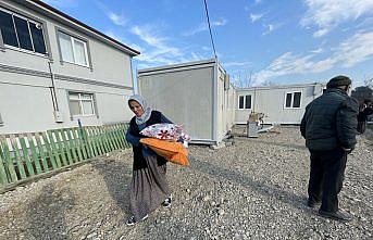 Düzce'de depremzedeler konteynerlere yerleşiyor