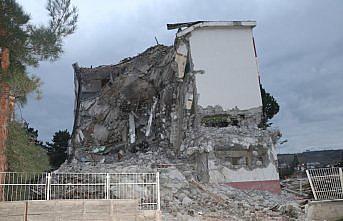 Havza'da hükümet konağı binasının yıkımına başlandı