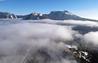 Kar ve sisle kaplanan Küre Dağları havadan görüntülendi