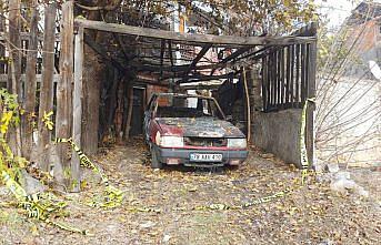 Karabük'te garajda bulunan otomobil yandı